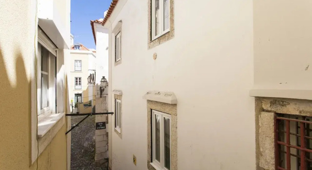 ALTIDO Trendy chic studio in Alfama, 4mins to Santo Estêvão Belvedere viewpoint, Забронировать Апартаменты/квартира Апартаменты Лиссабона, рядом с Feira da Ladra, Апартаменты/квартира