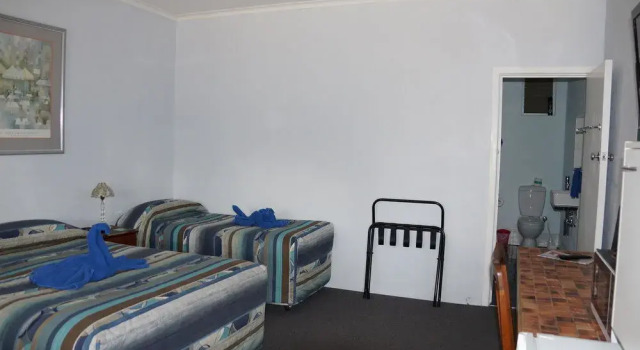 Glenndale Park Motel, Забронировать Мотель Отели Холбрук с завтраком, рядом с Национальный музей австралийской керамики, Завтраки
