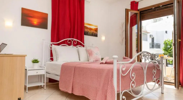 Двухместная студия Deluxe NAXOS DIAMOND Studios Apartments