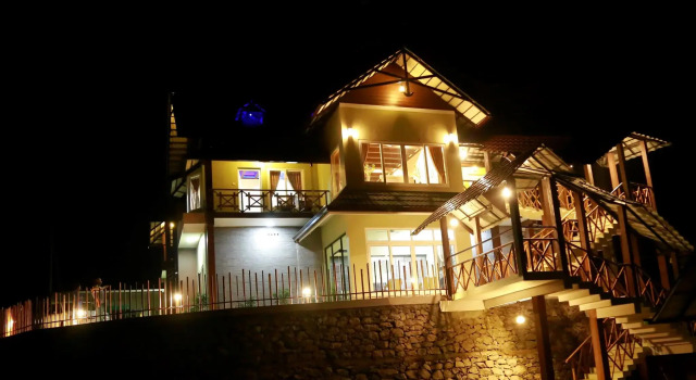 Raarees Mist Resort, Забронировать Курортный отель Отели штата Кералы с парковкой, Парковка
