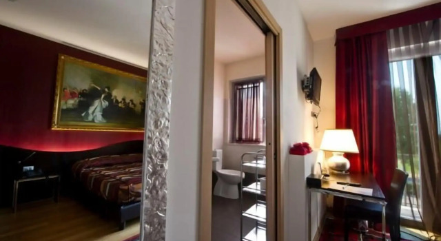 La Grotta Hotel