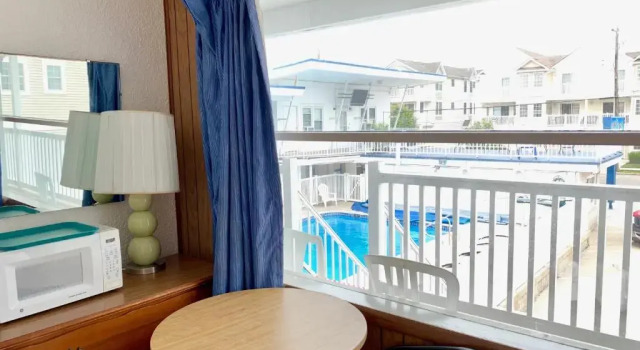 Четырёхместный номер Standard White Caps Motel