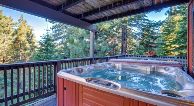 Коттедж Game Rooms, Sauna & Decks: South Lake Tahoe Home