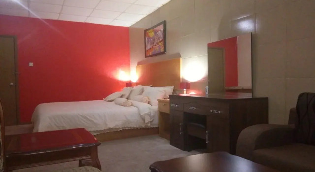 Aegeyi Grand Express, Boek Hotel Enugu Nigeria