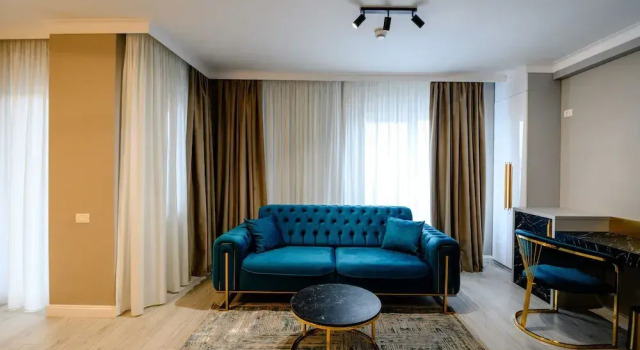Двухместный номер Deluxe с балконом Elitte Inn & Suites