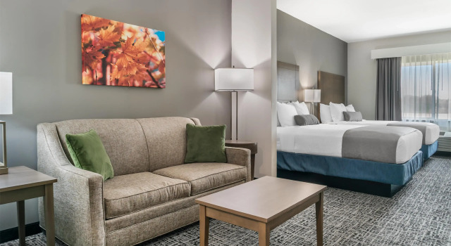 Четырёхместный люкс Best Western Plus Wayland Hotel