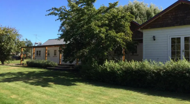 Коттедж Mt John Homestead