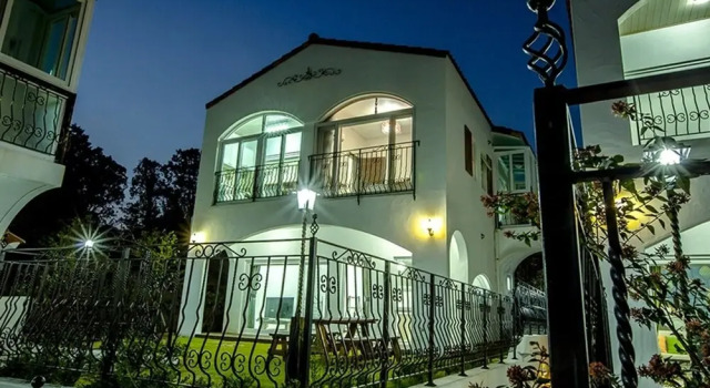 Orange Tree House, Забронировать Отель Отели Согвипхо с парковкой, Парковка