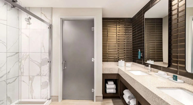 Двухместный люкс c 1 комнатой Hilton BNA Nashville Airport Terminal