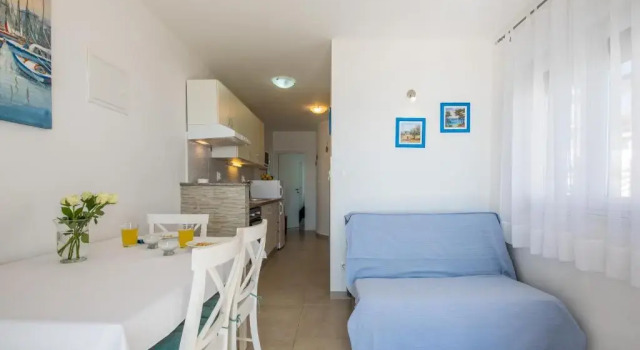 Apartments Amneris, Забронировать Апартаменты/квартира Трогир Ciovo Island, рядом с Пляж Татинье