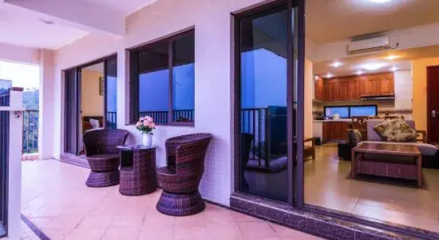 Люкс с 3 комнатами с видом на море Weifudun Holiday Apartment (Hailing Island Poly Silver Beach)