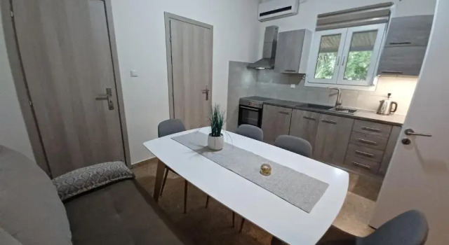 Beach House for up to 9 people near Olympia, Prenota Hotel Hotel a Peloponneso con parcheggio, Parcheggio