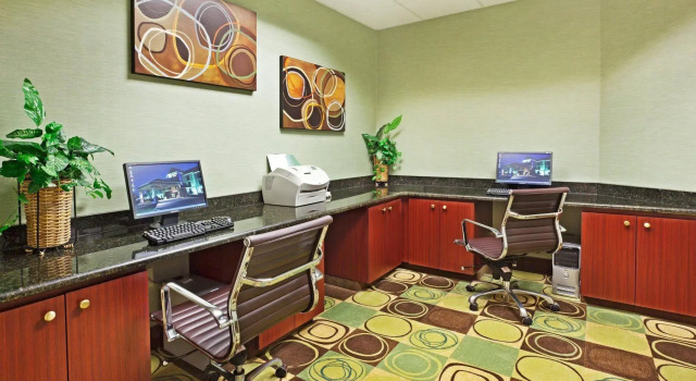 Holiday Inn Express Hotels & Suites Greenville-Spartanburg/Duncan, an IHG Hotel, Buchen Sie Hotel Duncan South Carolina