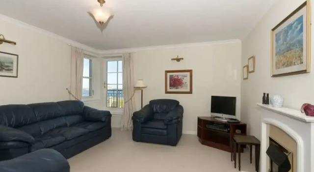Royal Apartment, Prenota Appartamento Hotel a Lothian con parcheggio, Parcheggio