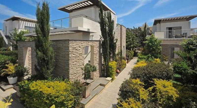 E-Hotel Larnaca Resort & Spa, Book Resort Hotels in Larnaca Region with Parking, Parking
