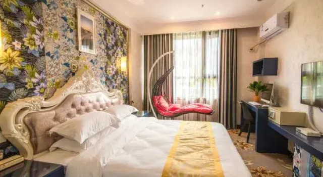 Люкс Deluxe Qinyuan Yinxiang Boutique Hotel