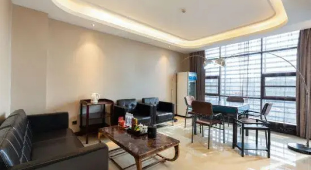 Люкс Peace International Hotel