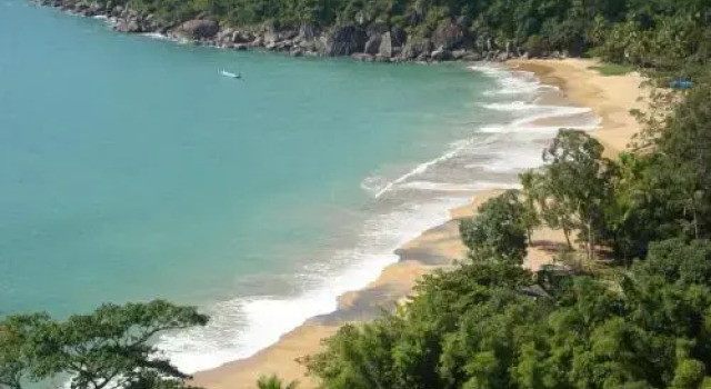 Chales Vermelhinha