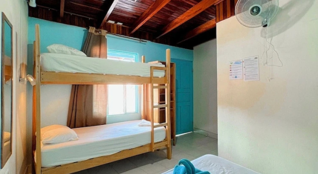 Четырёхместный семейный номер Standard с видом на горы Hostel Samara