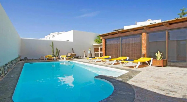 V PRINCESA. Piscina con piscina climatizada y BBQ, Забронировать Отель Отели Канарских островов с бассейном, Бассейн