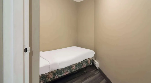 Шестиместный семейный номер Standard Canadas Best Value Inn & Suites Kamloops