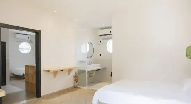 Люкс Yining Biezhi Homestay