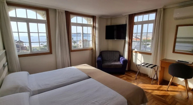Двухместный номер Standard с балконом и с видом на море Hotel Miramar Playa America Nigran