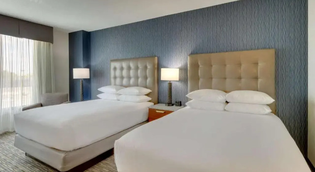 Четырёхместный номер Superior Drury Inn & Suites Lafayette IN