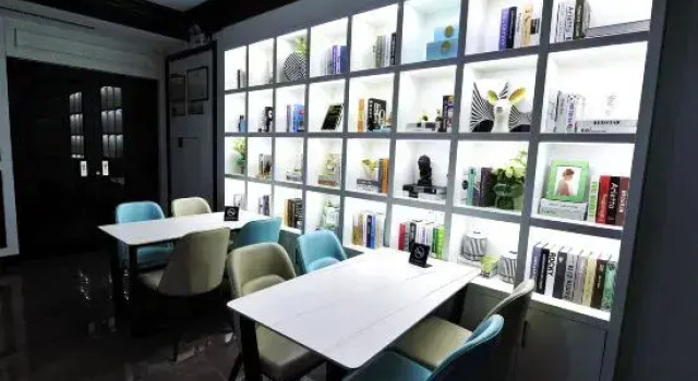 Xana Hotelle Hotel (Shijiazhuang Railway Station East Square Subway Station)