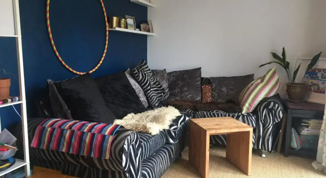 Colourful 2-bed home by the River, Totnes