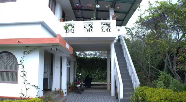 Kodai Blossom Cottages, Varaa Hotelli Dindigul Tamil Nadu