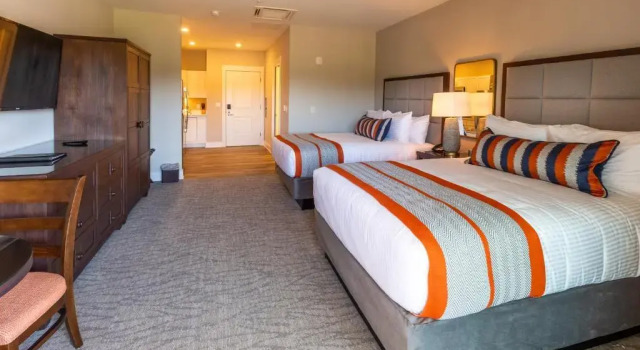 Четырёхместная студия Lakeside Lodge Clemson