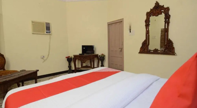 OYO 17368 Ranibagh Palace, Prenota Hotel Jhālāmand 