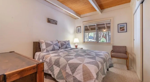 Jester Court 3 Bedroom Home, Забронировать Дом для отпуска Коттеджи Норт-Лейк-Тахо, Коттедж