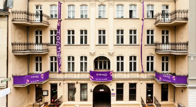Blooms Boutique Hostel Inn & Apartments