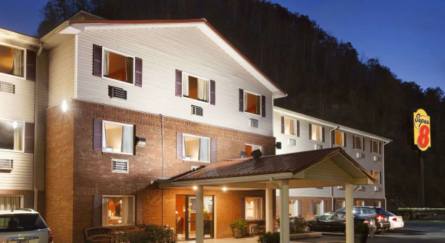 Super 8 by Wyndham Prestonsburg, 预订 酒店 Prestonsburg 肯塔基州