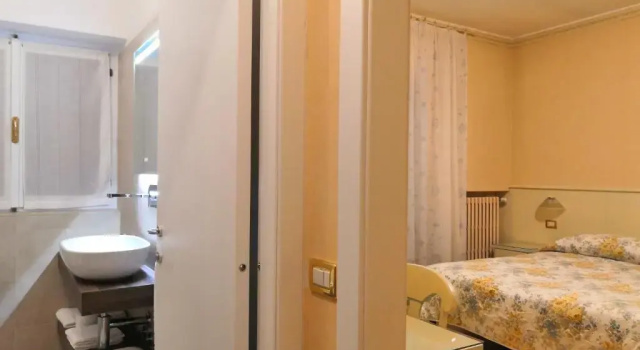Четырёхместный номер Standard с балконом Albergo Ristorante Scanapà