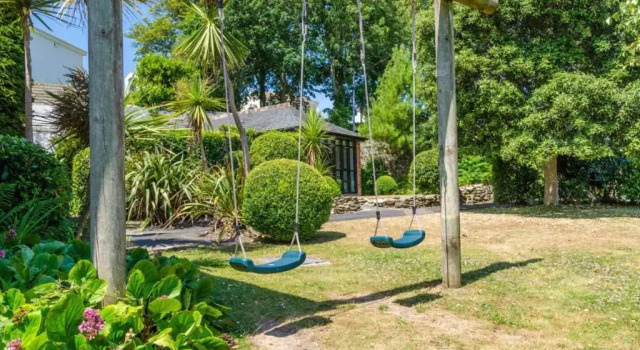 Luxury Summerhouse Annexe in lush gardens in Fowey