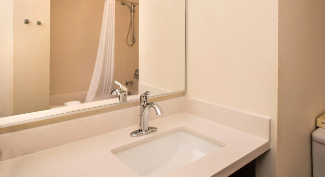 Двухместный люкс Candlewood Suites Carlsbad South by IHG