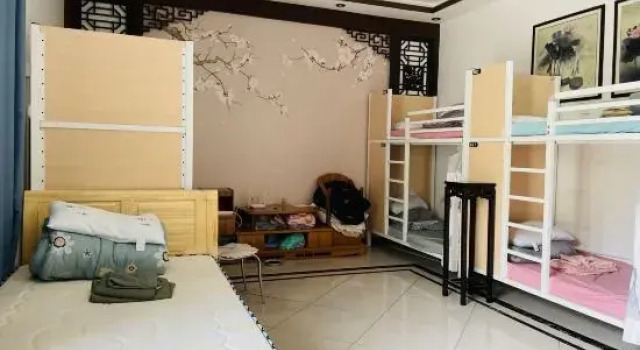 Кровать в общем номере (женский номер) Sun City Youthhostel