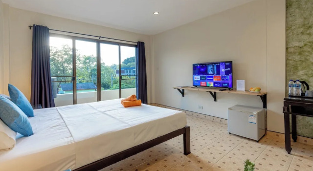 Club 22 Kamala Suites