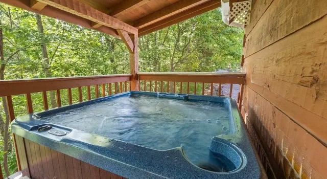 Sweet Scarlet Rose 4 Bedroom Cabin