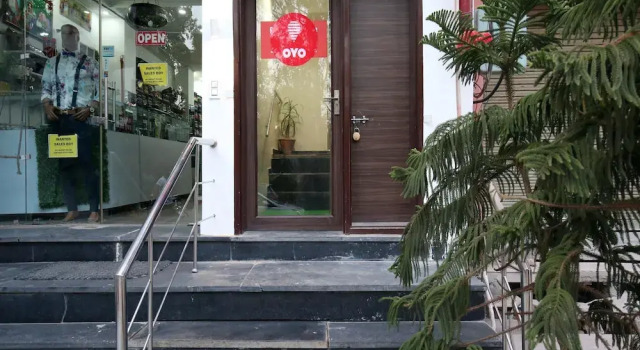 OYO 9732 Nayagaon, Rezerwuj Hotel Hotele w Punjab z basenem, Basen