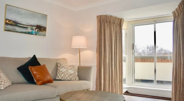 Modern & Renovated 2 Bedroom Flat in Rathmines, Забронировать Отель Отели Дублина 3 звезды, рядом с Harold's Cross Stadium, 3*