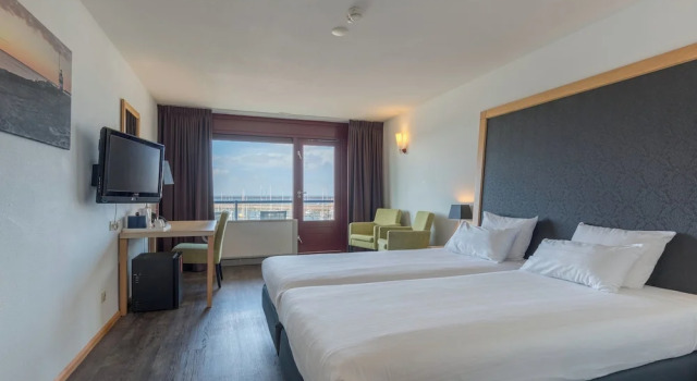 Номер Deluxe Leonardo Hotel IJmuiden Seaport Beach