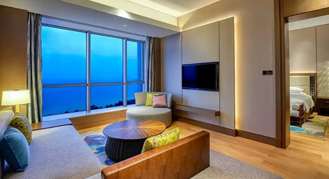 Люкс c 1 комнатой oceanfront Crowne Plaza Beihai Silver Beach by IHG