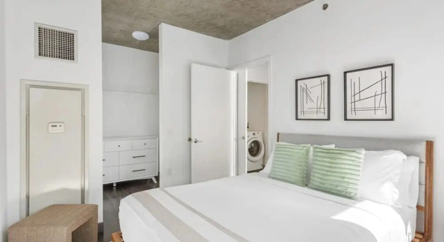 Коттедж Designer Combo The Loop 2x 3BR Group Stay Views