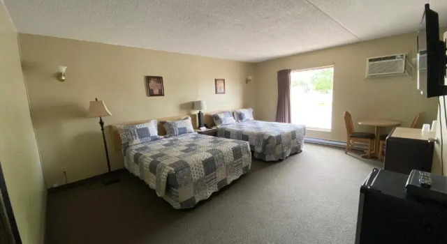 Четырёхместный номер Deluxe Motel St-Eustache