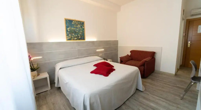 Трёхместный номер Standard Hotel Dafne