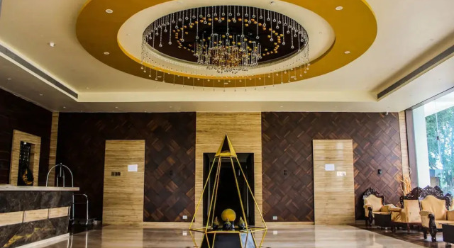 Solitaire Hotel and Resort, Забронировать Курортный отель Отели штата Махараштры с бассейном, Бассейн
